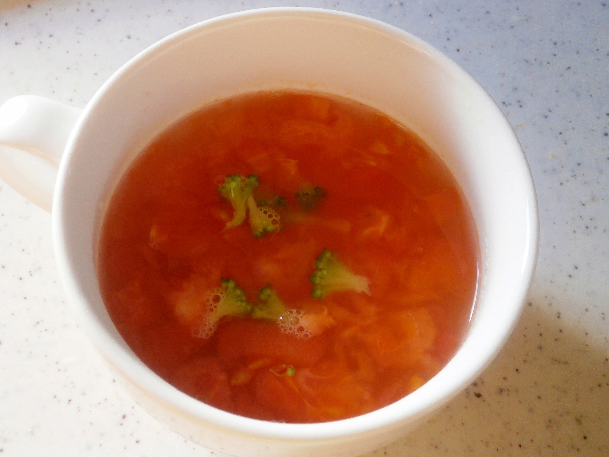 トマトとブロッコリーのスープ