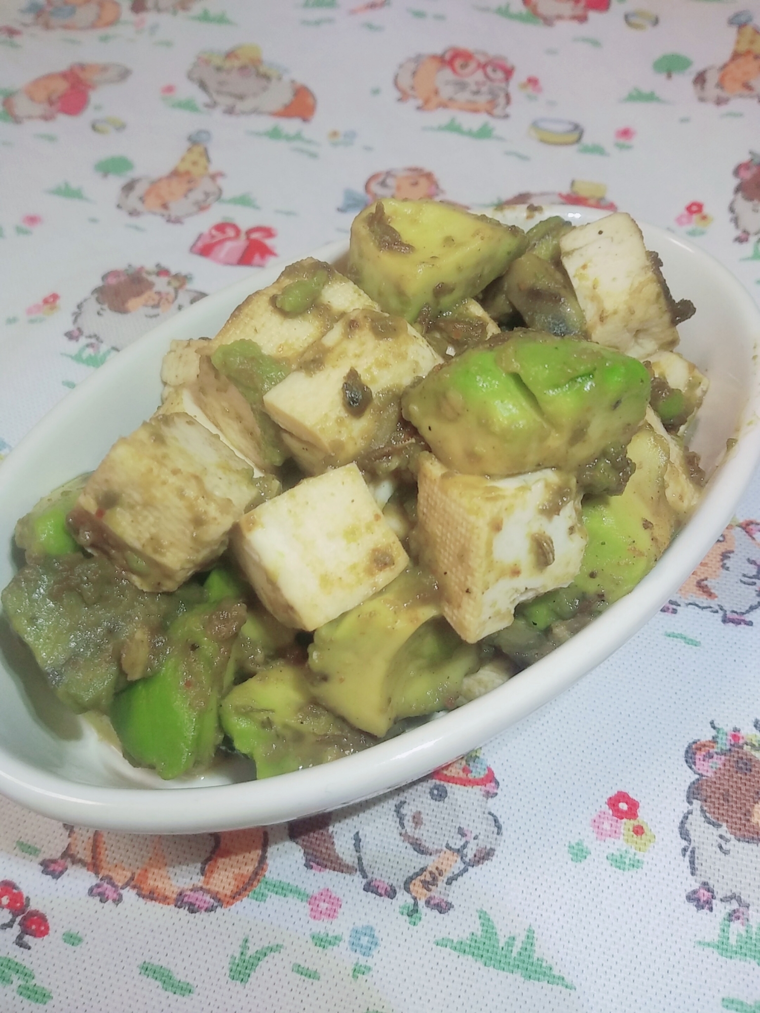 豆腐とアボカドの絶品スパイス炒め一品