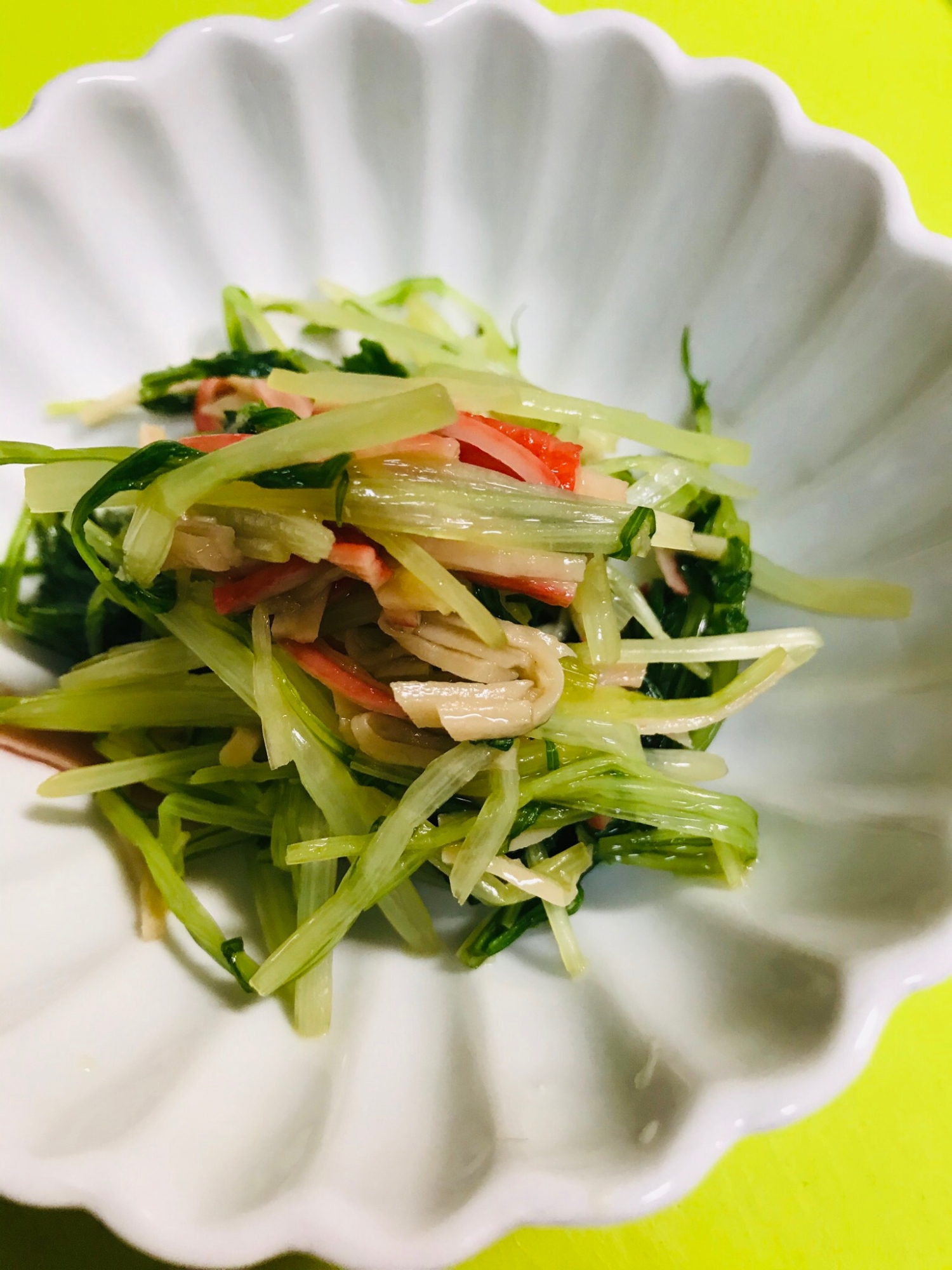 水菜とカニカマのわさび醤油和え