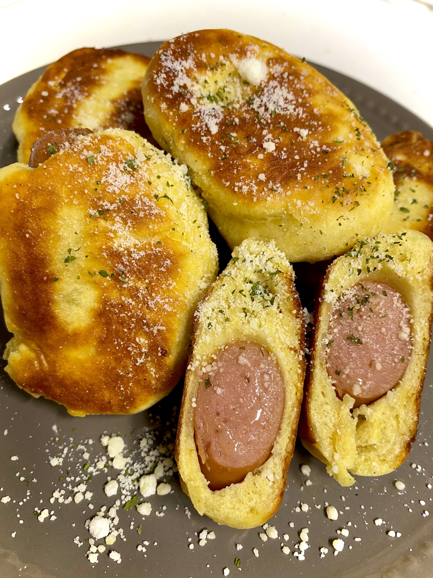 簡単！お好み焼き粉で作る！ミニウインナーロール！