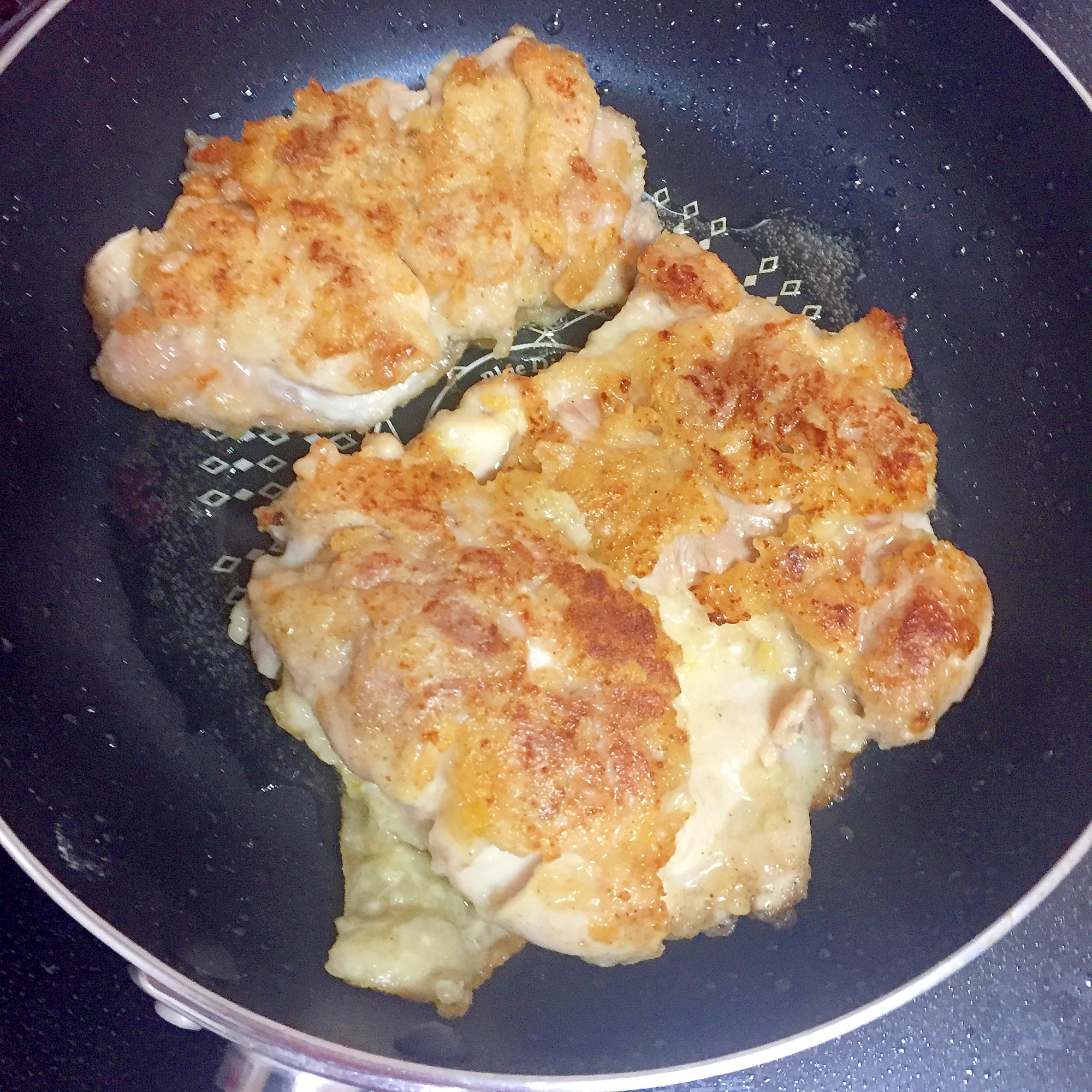 鶏もも肉の塩レモン香るソテー