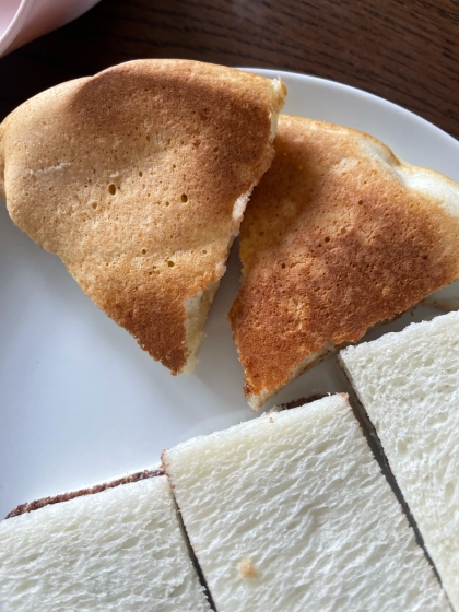 子どもがホットケーキを食べたがったのに卵がなく…でもおいしくできるのですね♡助かりました♡