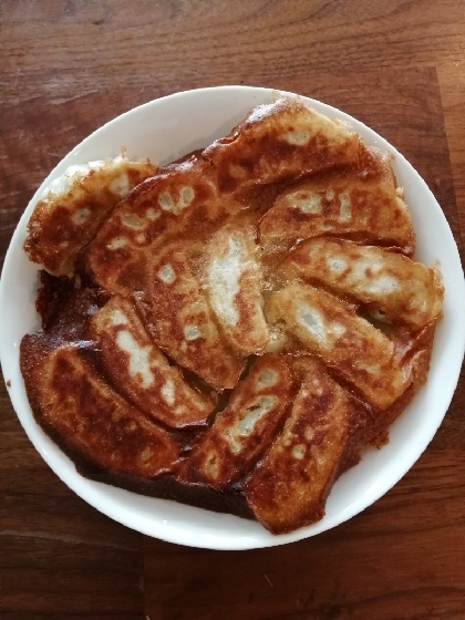 ごま油が決め手☆冷凍餃子を美味しく焼く方法♪