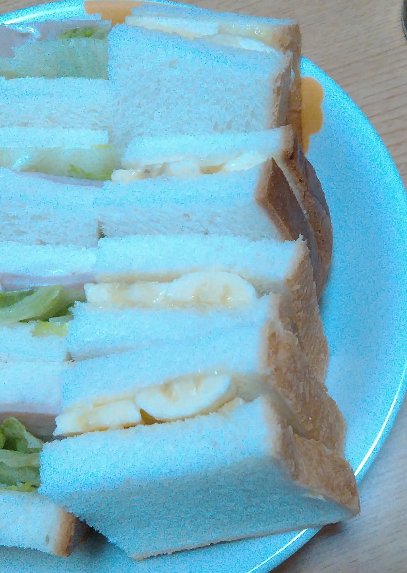 バナナとカスタードクリームのサンドイッチ