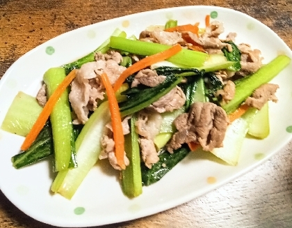 簡単！すぐ作れる♪豚こまと小松菜の麺つゆ炒め