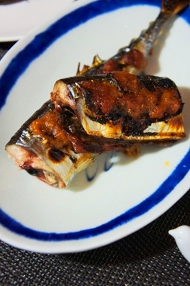 味噌の焦げが絶品、秋刀魚の味噌焼き