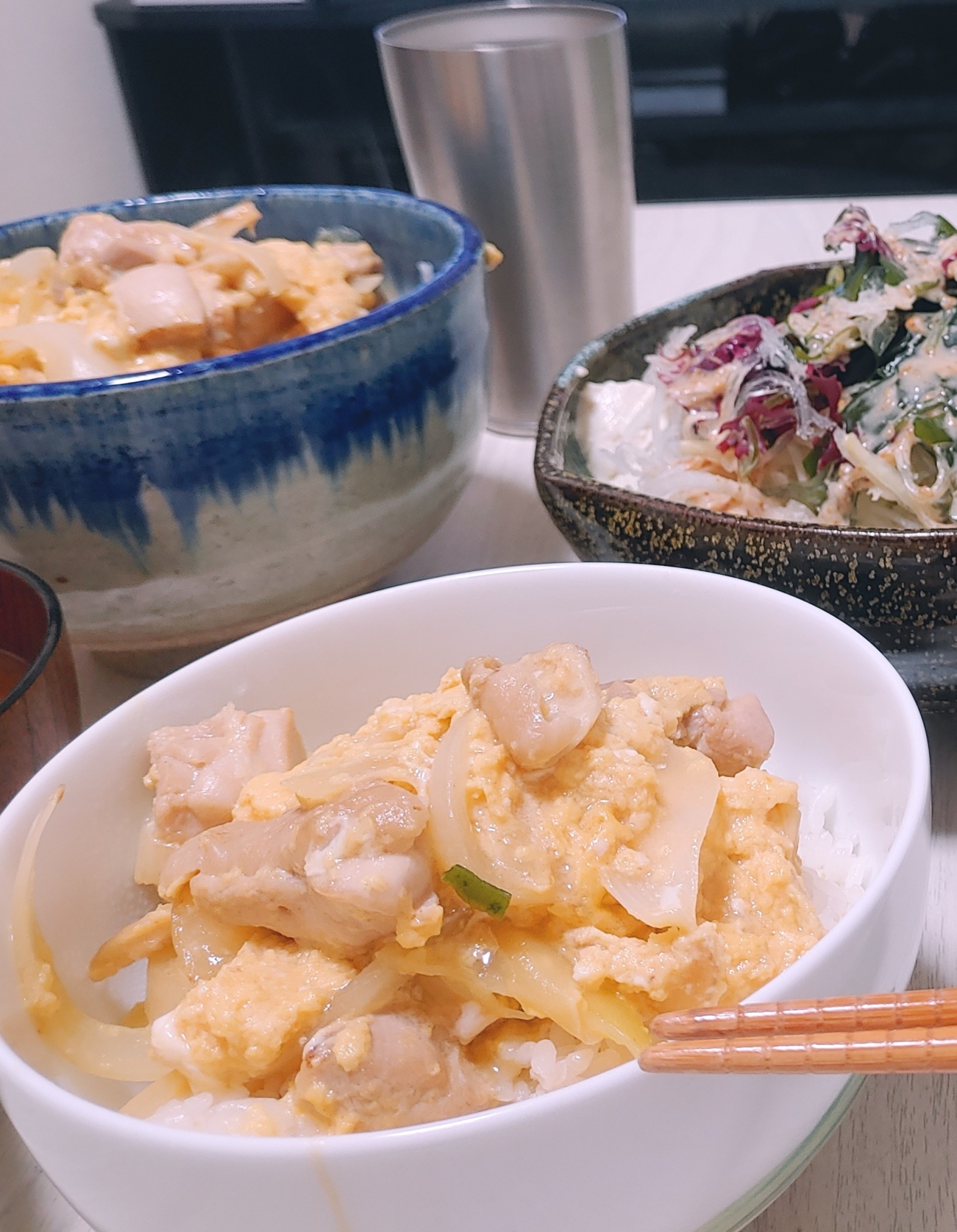 玉ねぎの甘さでふわとろ親子丼