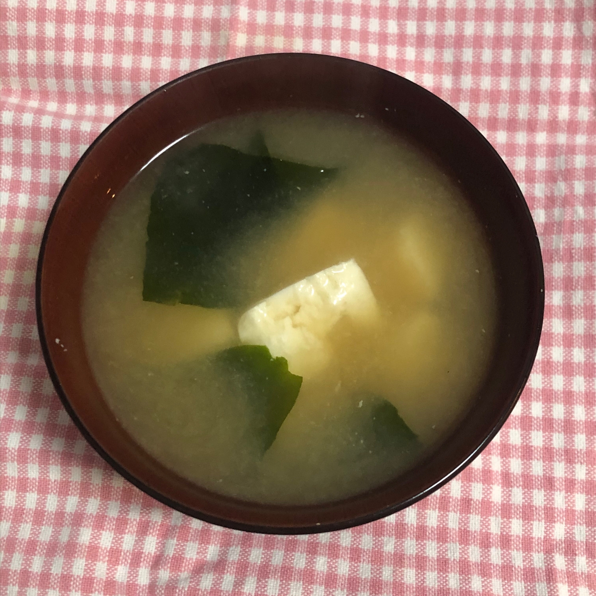 簡単1人前！わかめとお豆腐のお味噌汁！