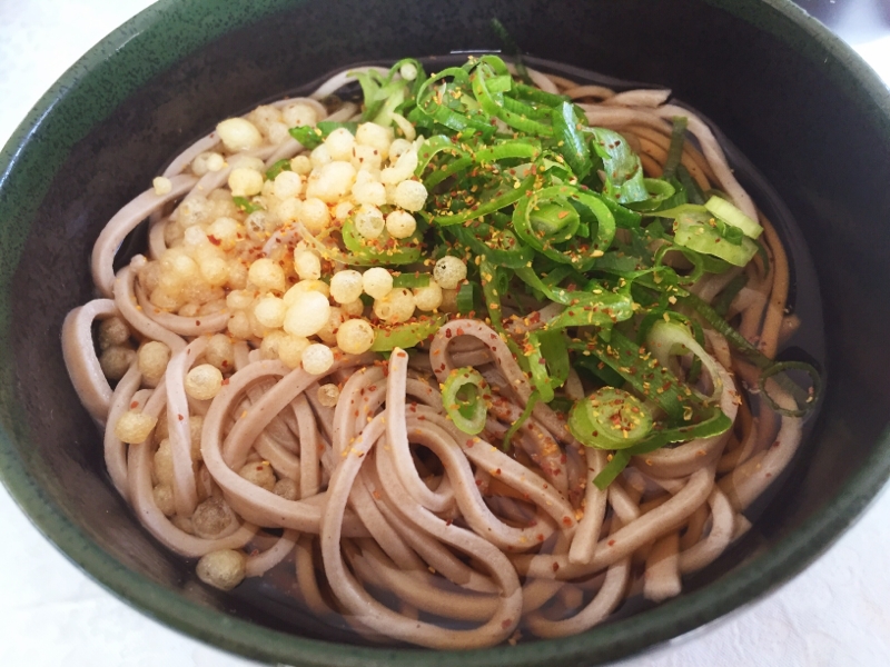 シンプル！揚げ玉とネギの昆布風味かけそば