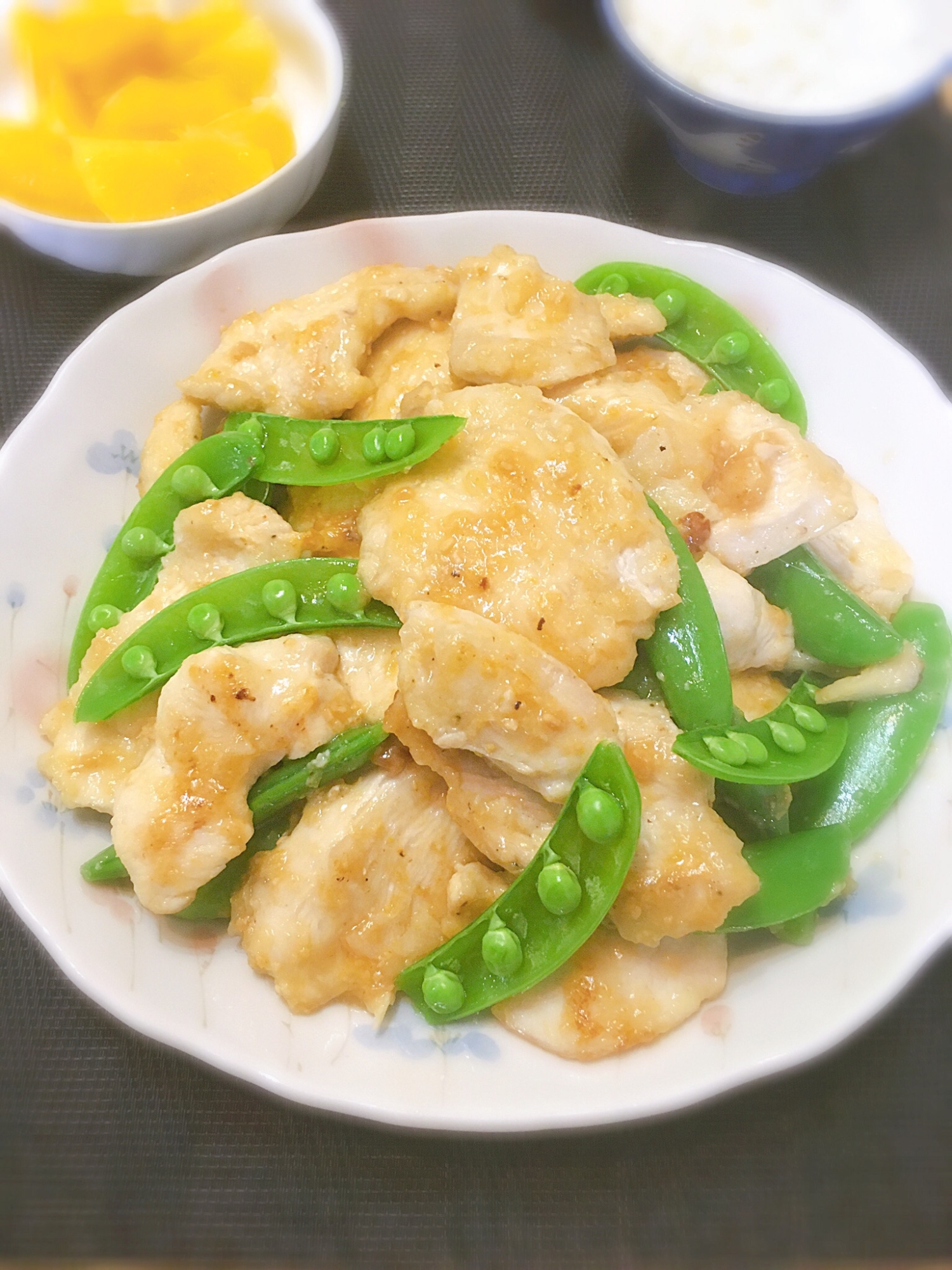 鶏むね肉とスナップえんどうの味噌バター炒め♪