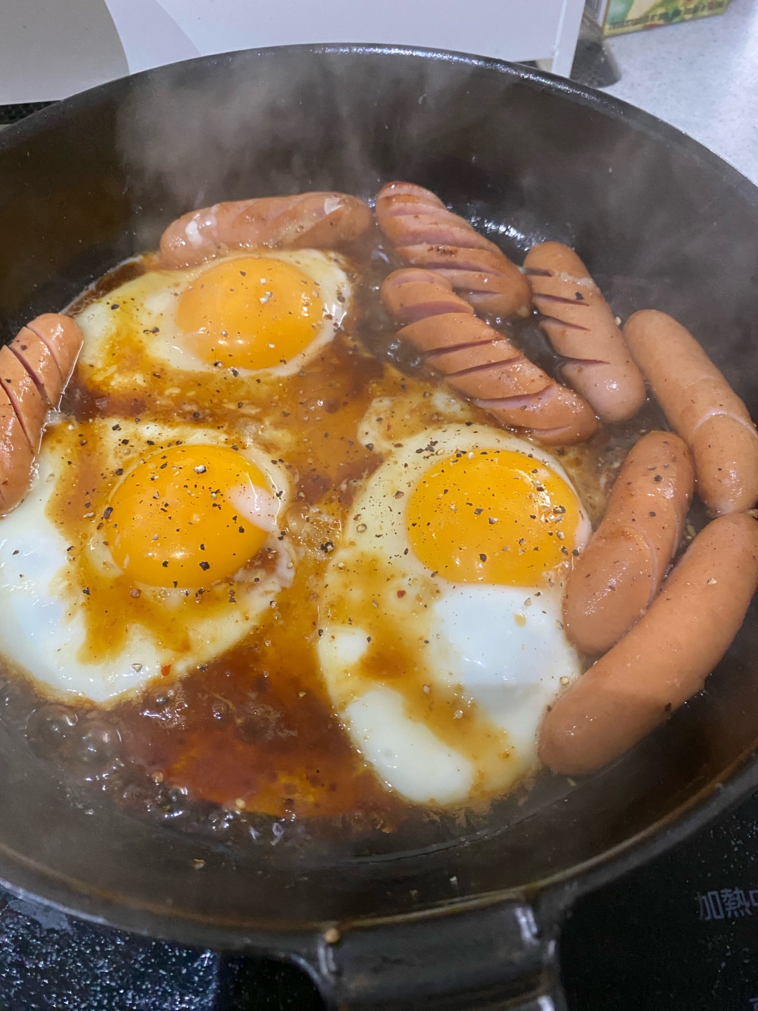 人気 目玉焼き ウインナー フライパン