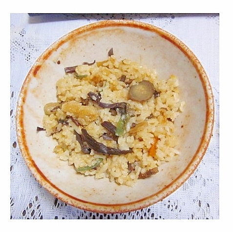 炊き込みご飯（わらび・たけのこ・ごぼう・にんじん）