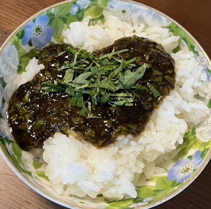 海苔の佃煮入りめかぶ丼