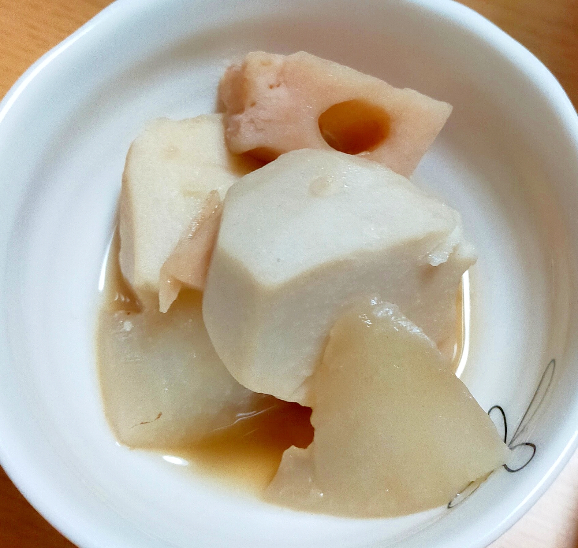 里芋とレンコンと大根の煮物