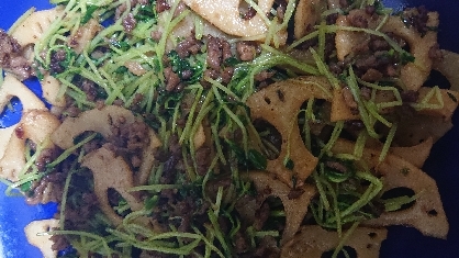 れんこん少なめだったので、豆苗を足して作ってみました。美味しく出来ました！