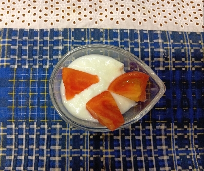 今日のヨーグルト♡キャンディチーズ&フルーツトマト