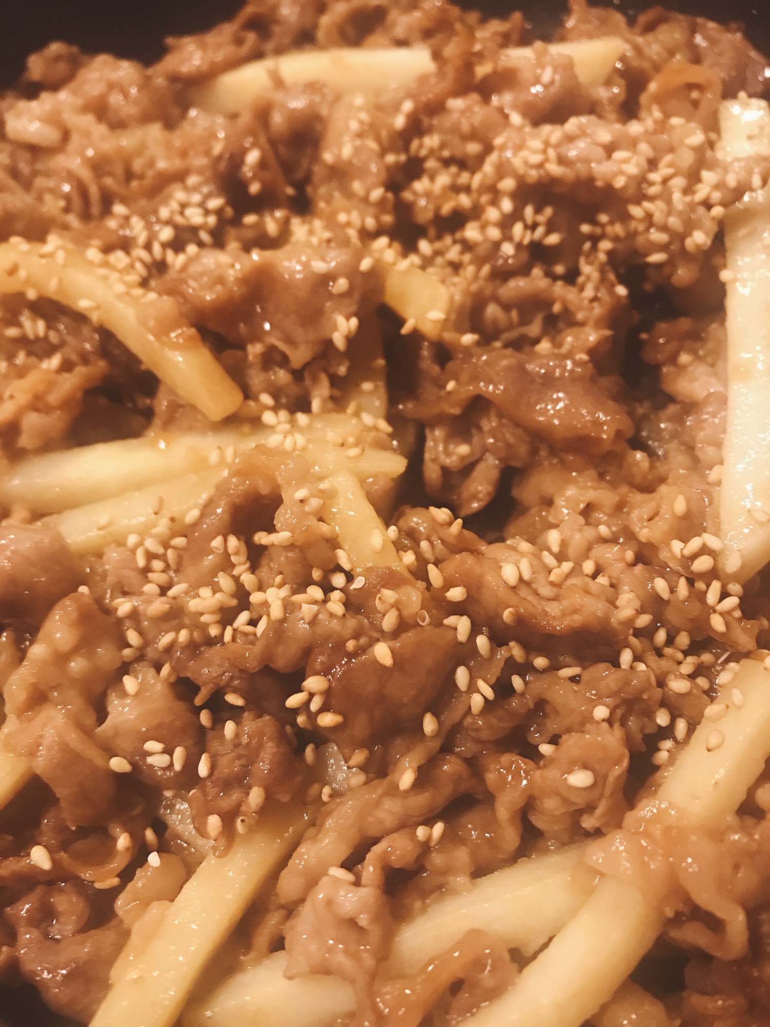 冷凍フライドポテトで！牛肉とポテトのピリ辛炒め