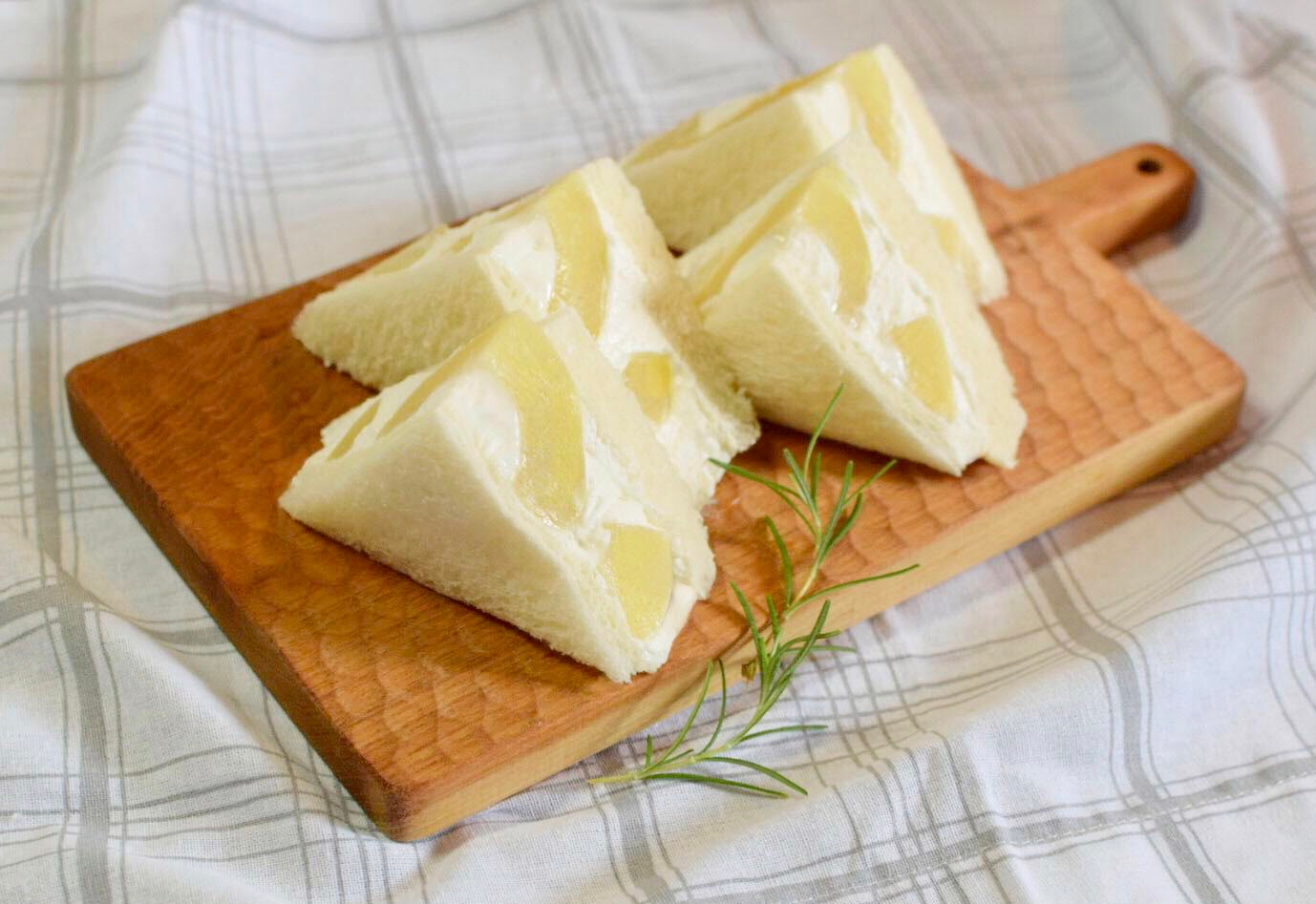 ヨーグルトクリームの桃缶サンド レシピ 作り方 By Mniiii 楽天レシピ