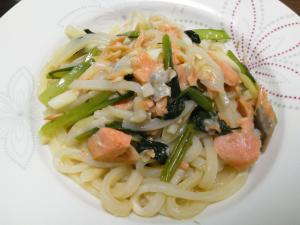 もちもち食感!!鮭と小松菜のうどんペペロンチーノ