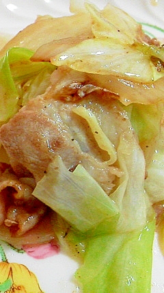 豚肉とキャベツの生姜風味野菜炒め