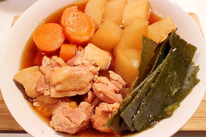 フライパンで作る鶏と根野菜の煮物