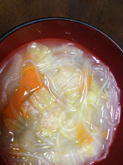 冷凍肉団子で、白菜と春雨のスープ。生姜風味♪