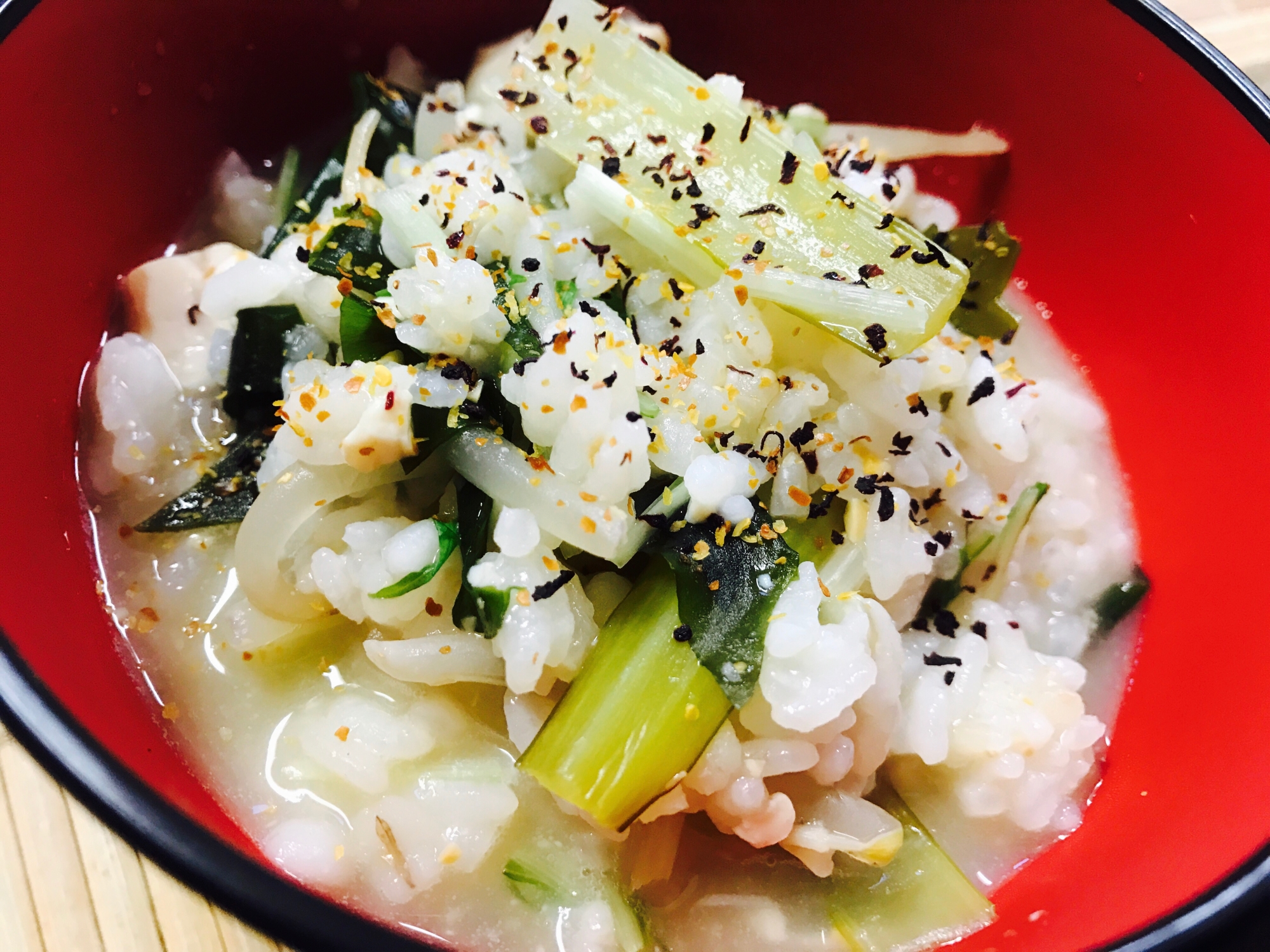 リメイク！わかめと水菜のゆかり味噌汁雑炊