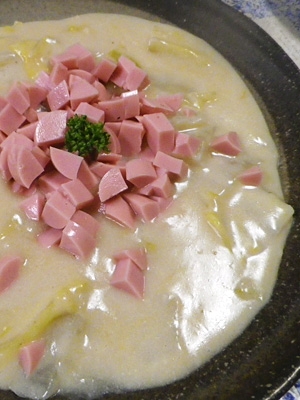 白菜魚肉ソーセージのミルク煮