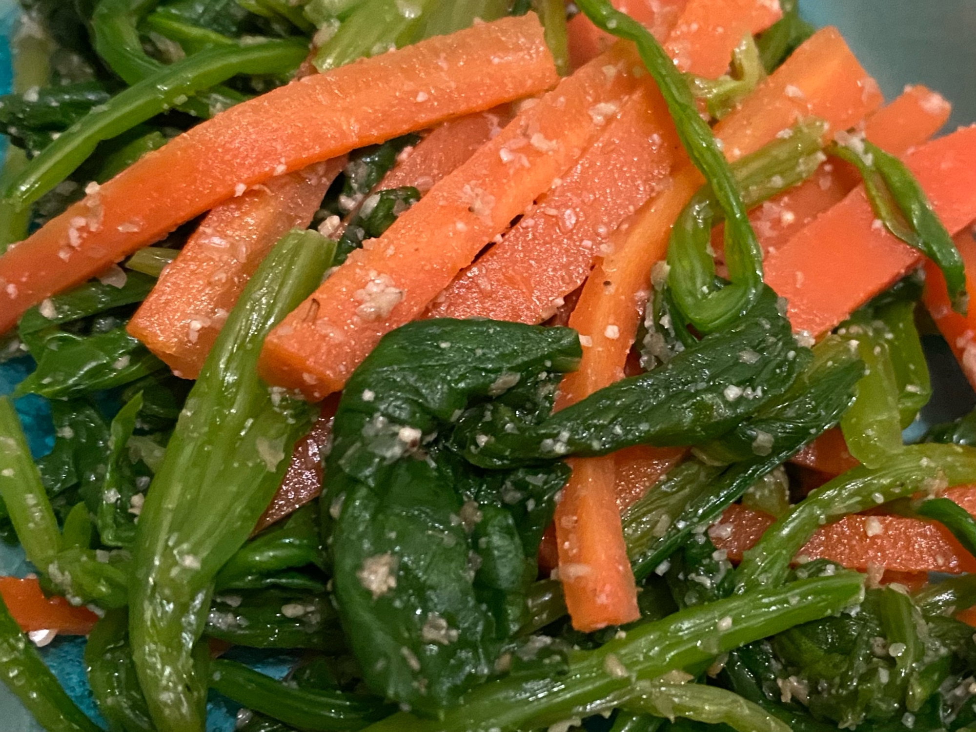 ほうれん草と人参の胡麻和え