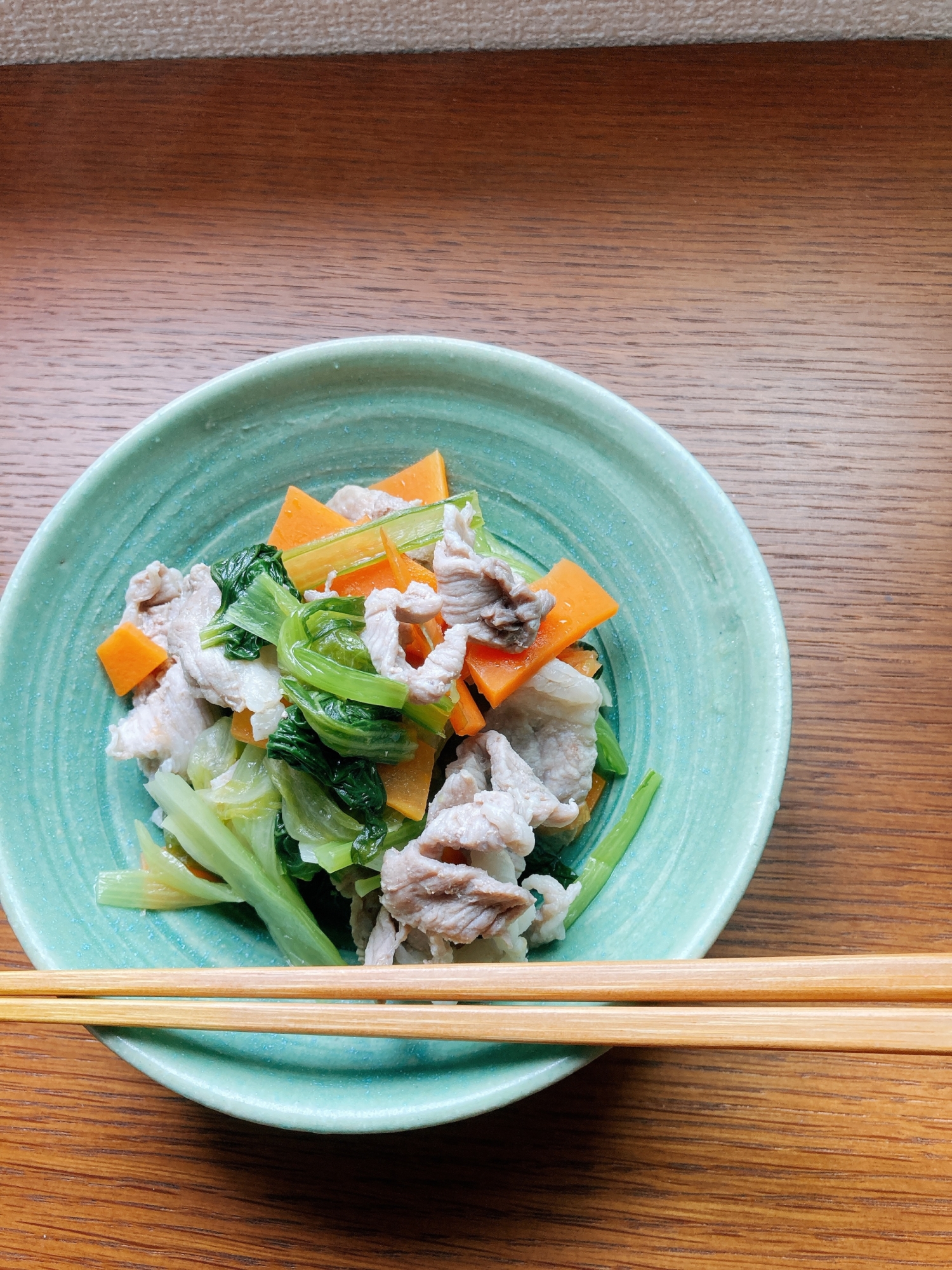 重ねて放置するだけ！豚肉とレタスの重ね煮