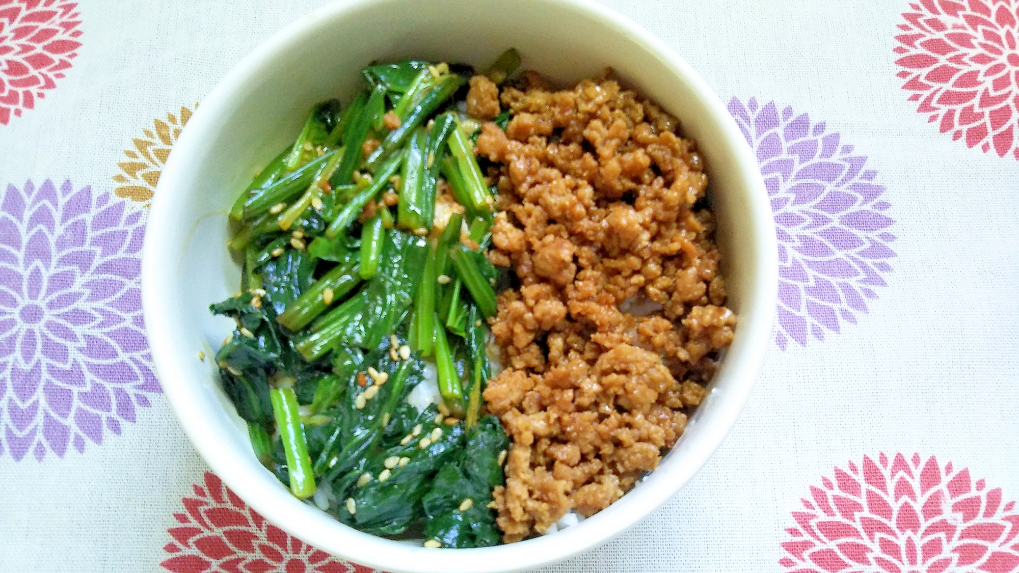 豚そぼろとほうれん草の二色丼 レシピ 作り方 By コウおばちゃん 楽天レシピ 豚そぼろとほうれん草の二色丼 レシピ 作り方 By コウおばちゃん 楽天レシピ