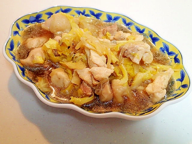 飛魚つゆで　鶏肉と玉ねぎとキャベツの煮物