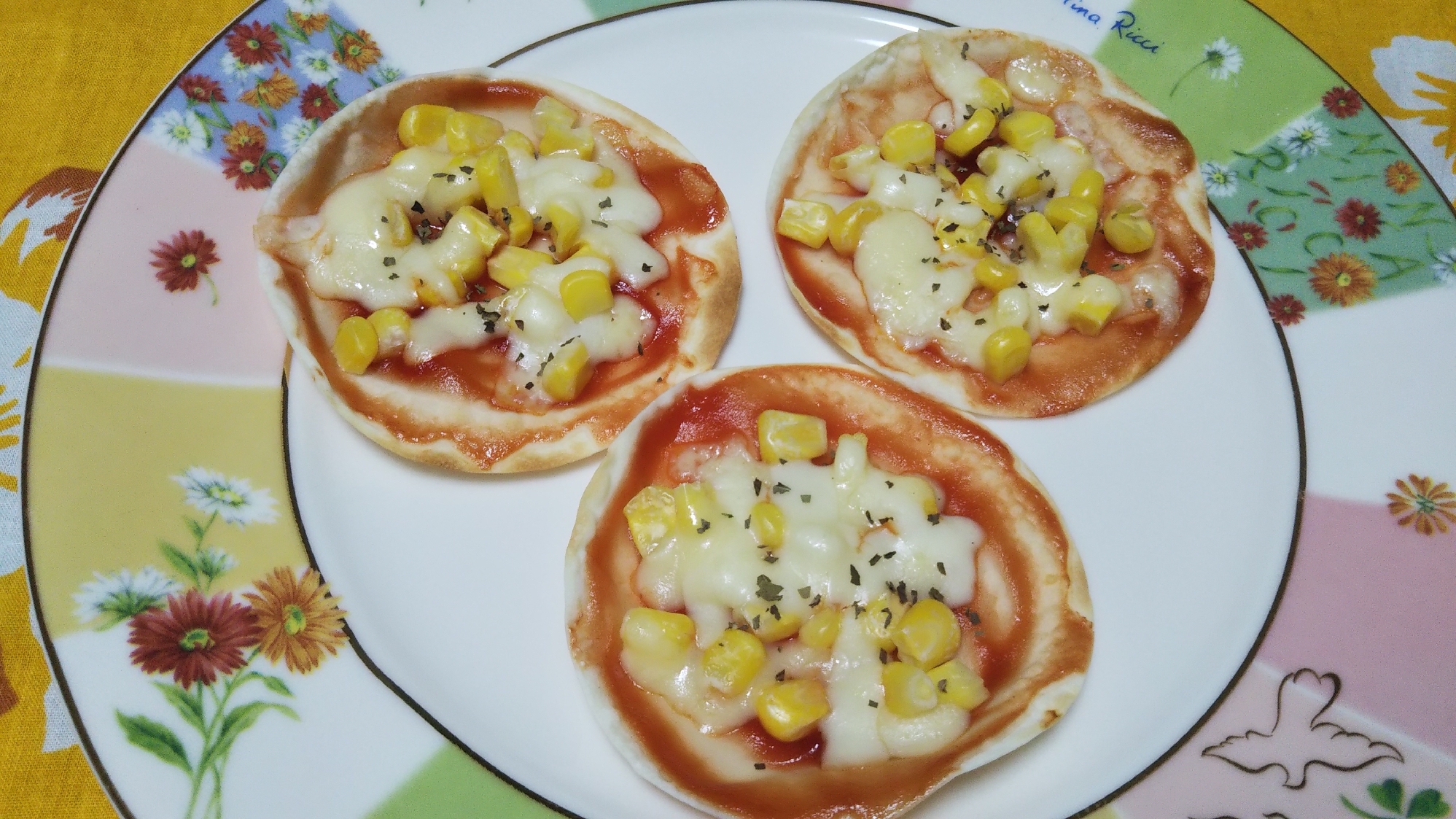 おつまみに♪餃子の皮でコーンピザ☆