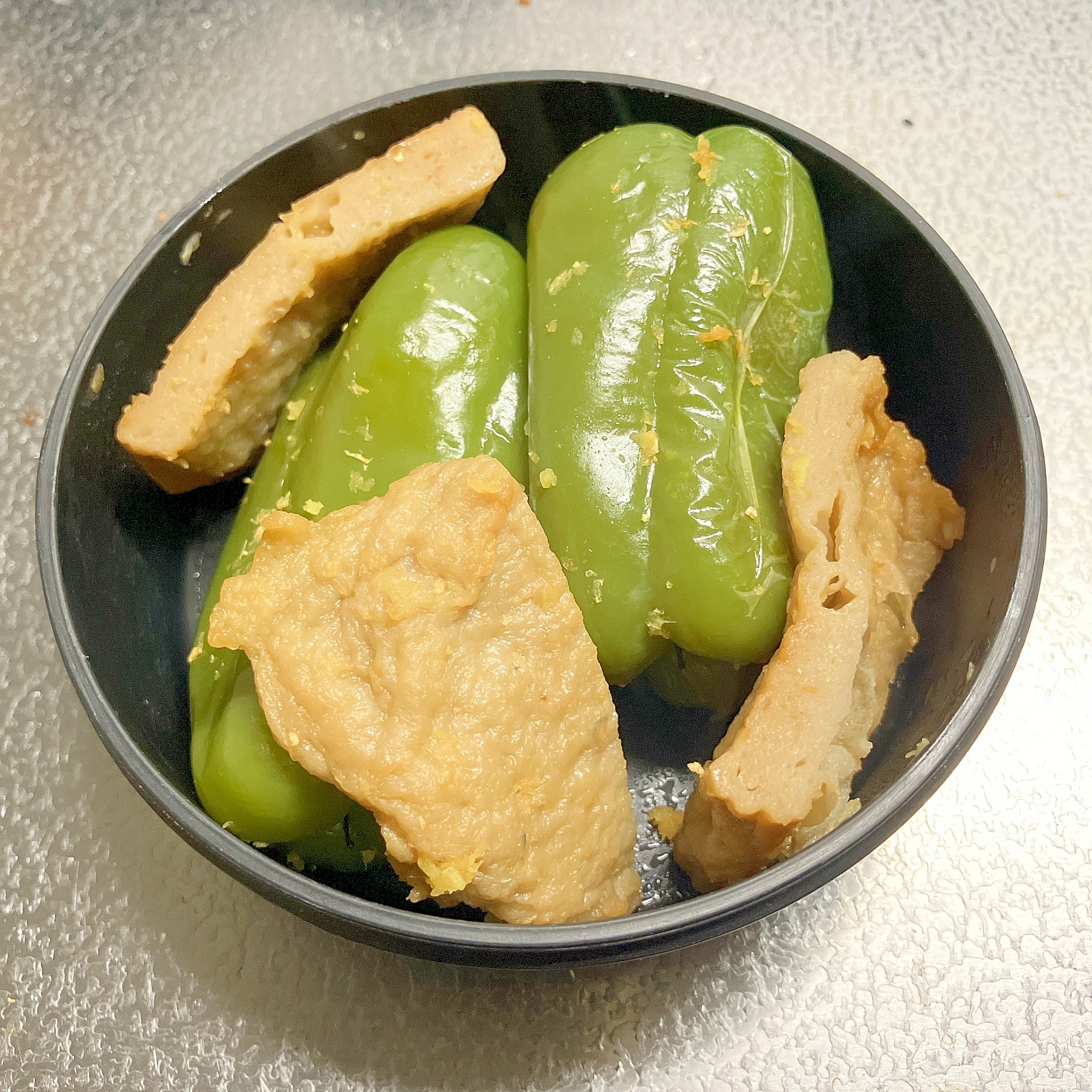 生姜をきかせた！ピーマンとじゃこてんの煮物