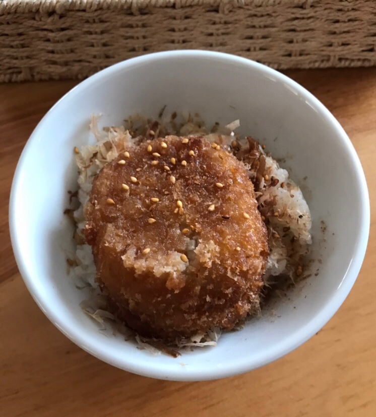 生姜おかかごはんのコロッケ丼