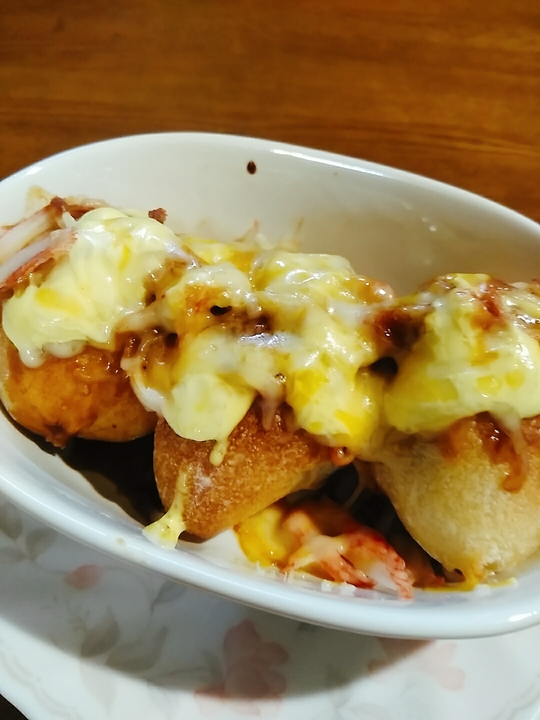 プチパンと蟹カマのチーズ焼き 味噌マヨ風味！