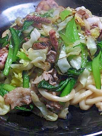 がっつり　イカと青梗菜と豚の焼うどん