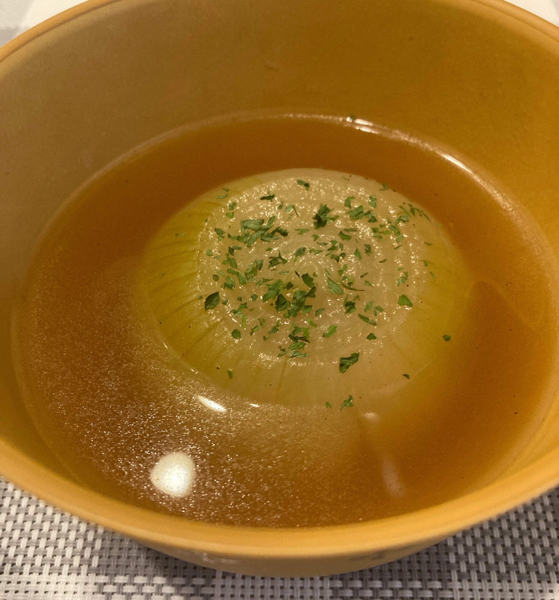 炊飯器で簡単柔らか☆丸ごと玉ねぎスープ♪