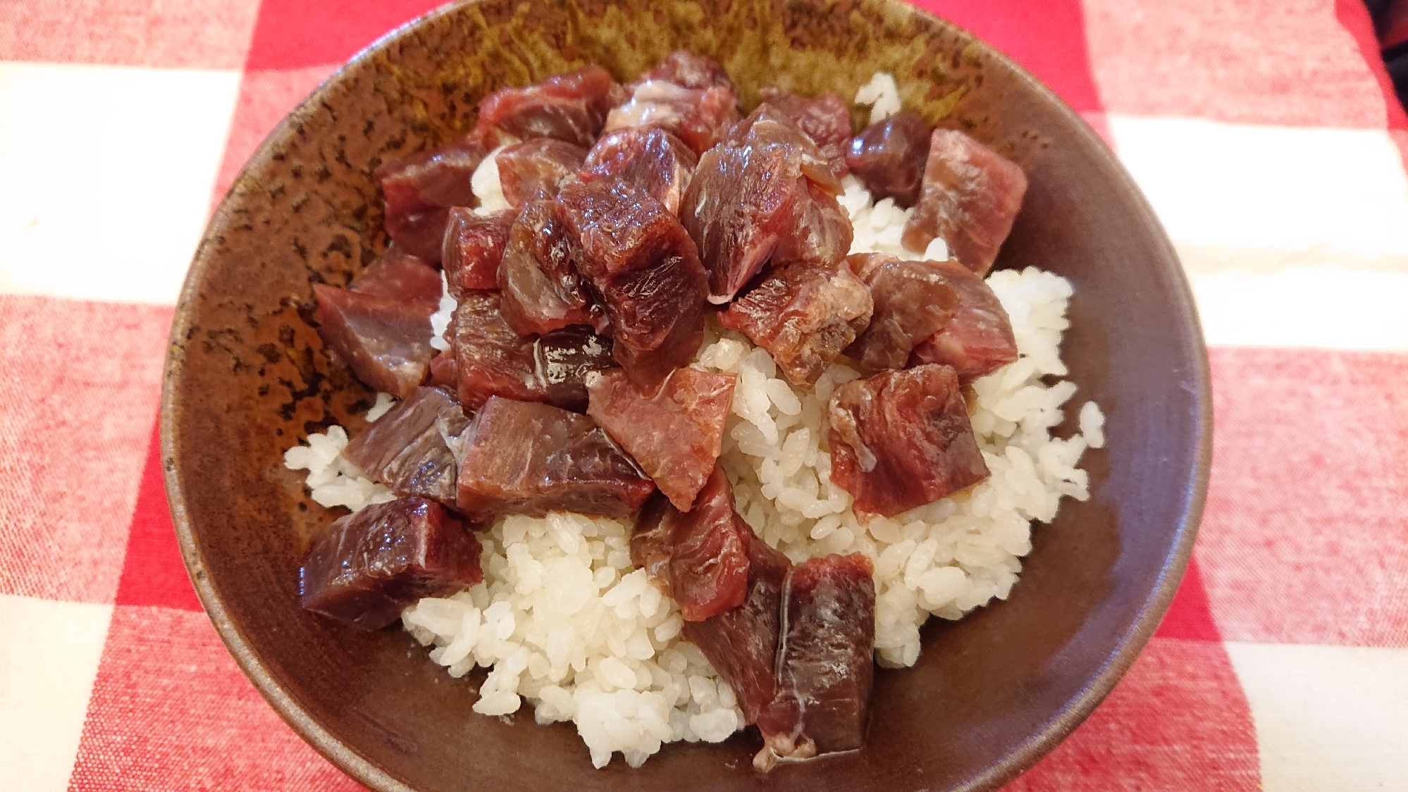 マグロの裏ほほ肉 贅沢丼