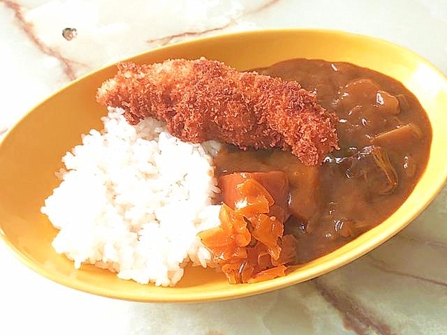 サイコロステーキ肉で!ささみカツ乗せの謎肉風カレー
