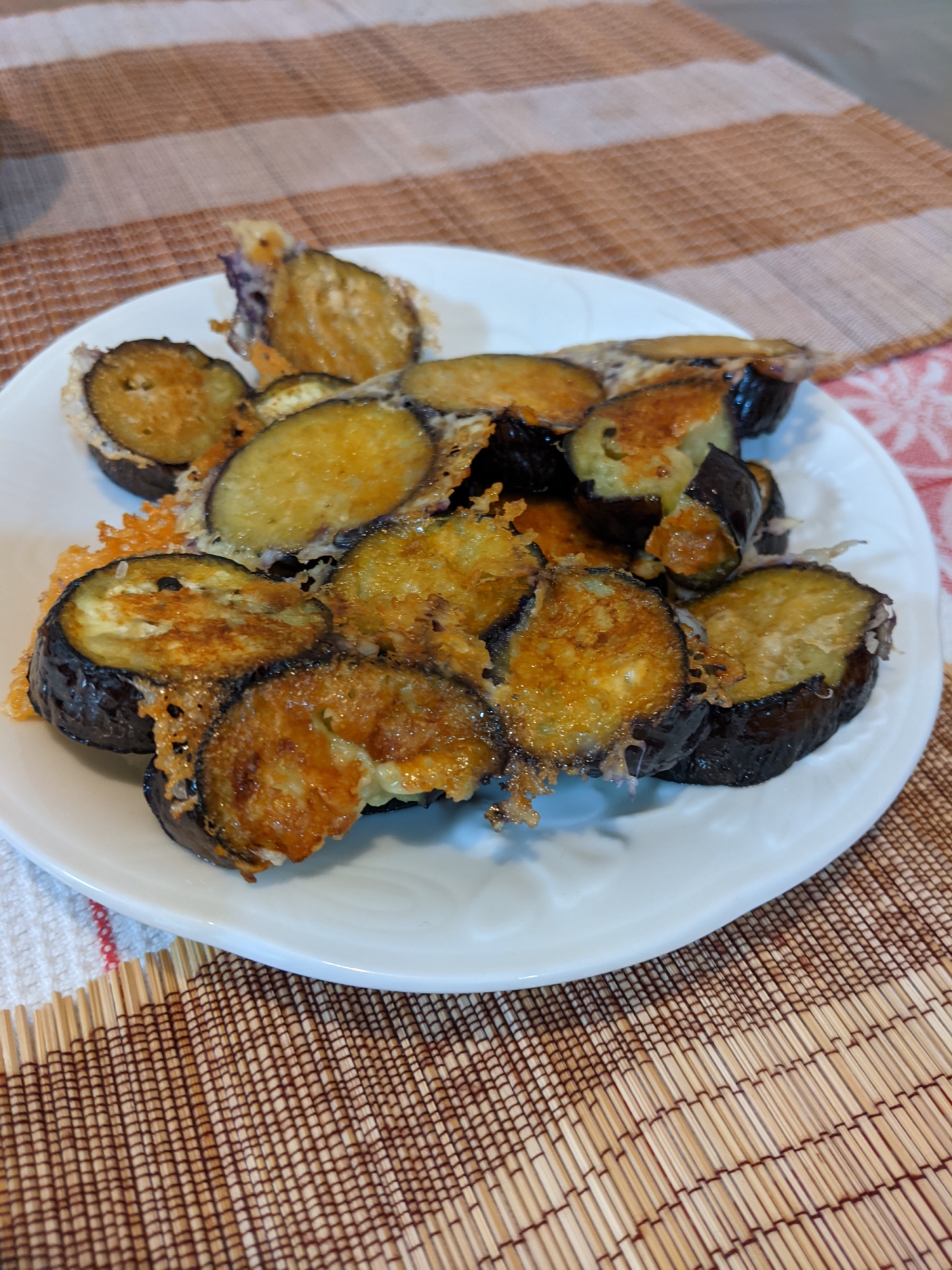 フライパンで簡単♪なすのチーズ焼き