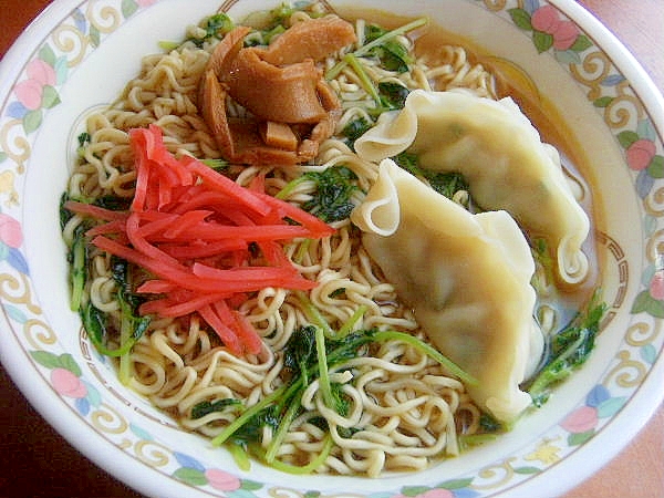 焼肉のタレ入り❤インスタントラーメン♪（水餃子）