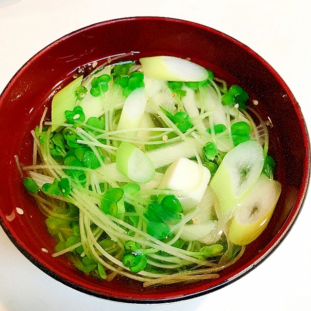 豆腐とかいわれ大根と長ねぎの♪美味しい白だしスープ