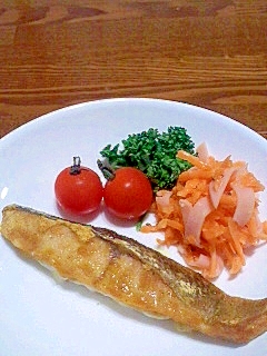 鮭のカレー風味ムニエル