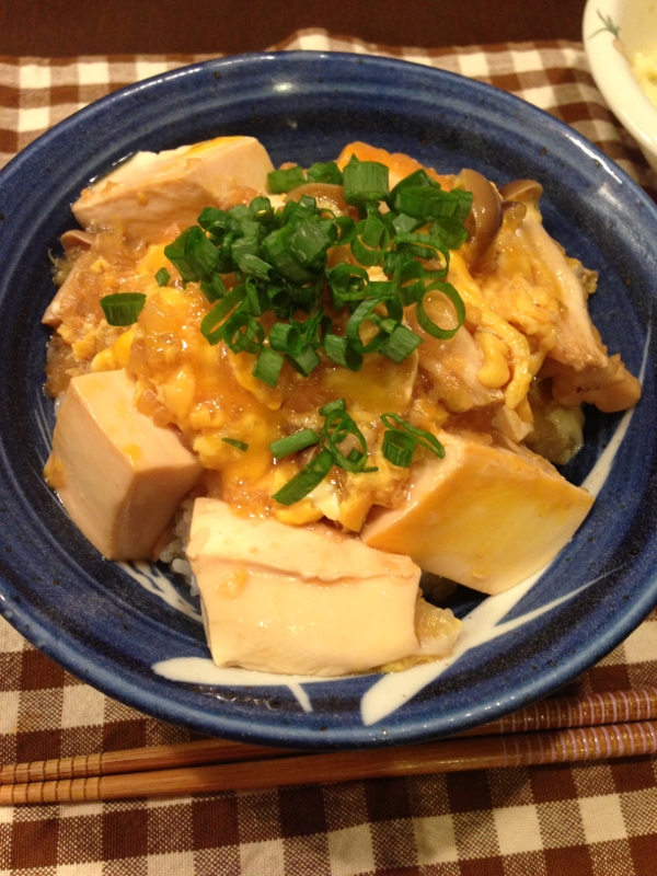 玉ねぎ氷を使って簡単☆豆腐の卵とじ丼