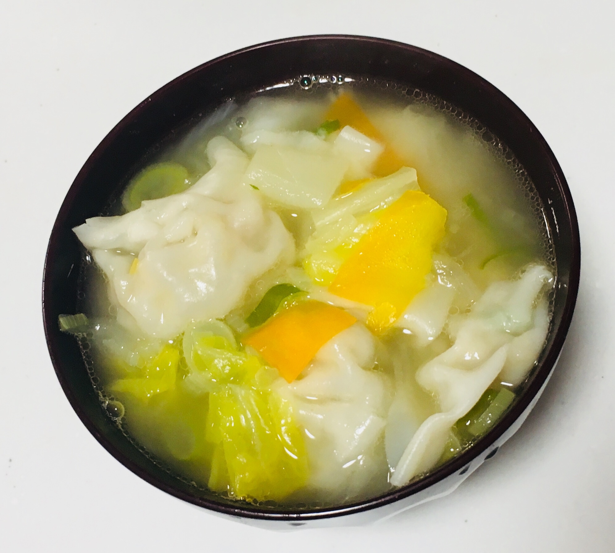 野菜たっぷり餃子スープ