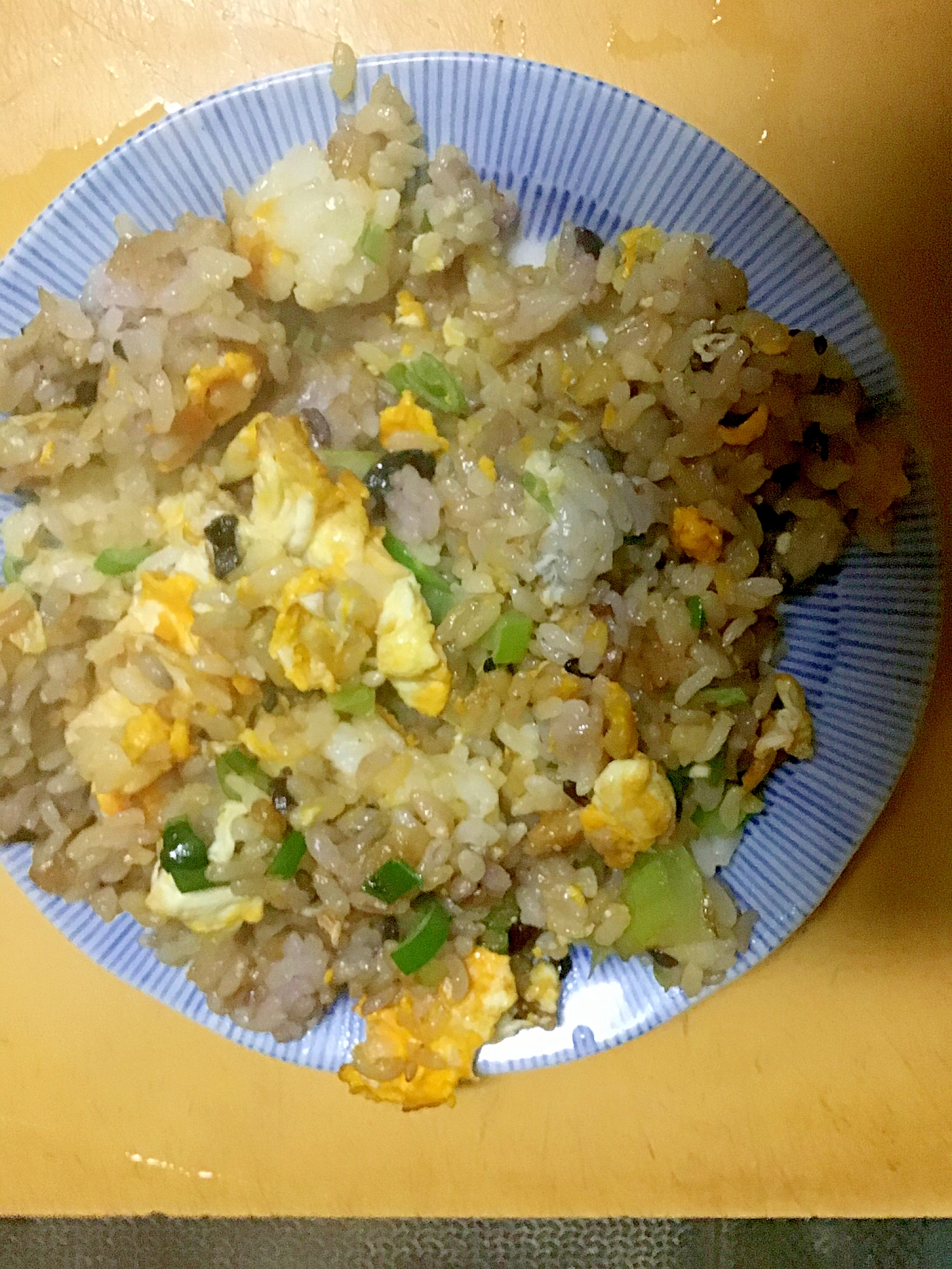 雑穀米のニンニク醤油炒飯。