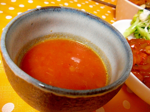 野菜だけのシンプルトマトスープ