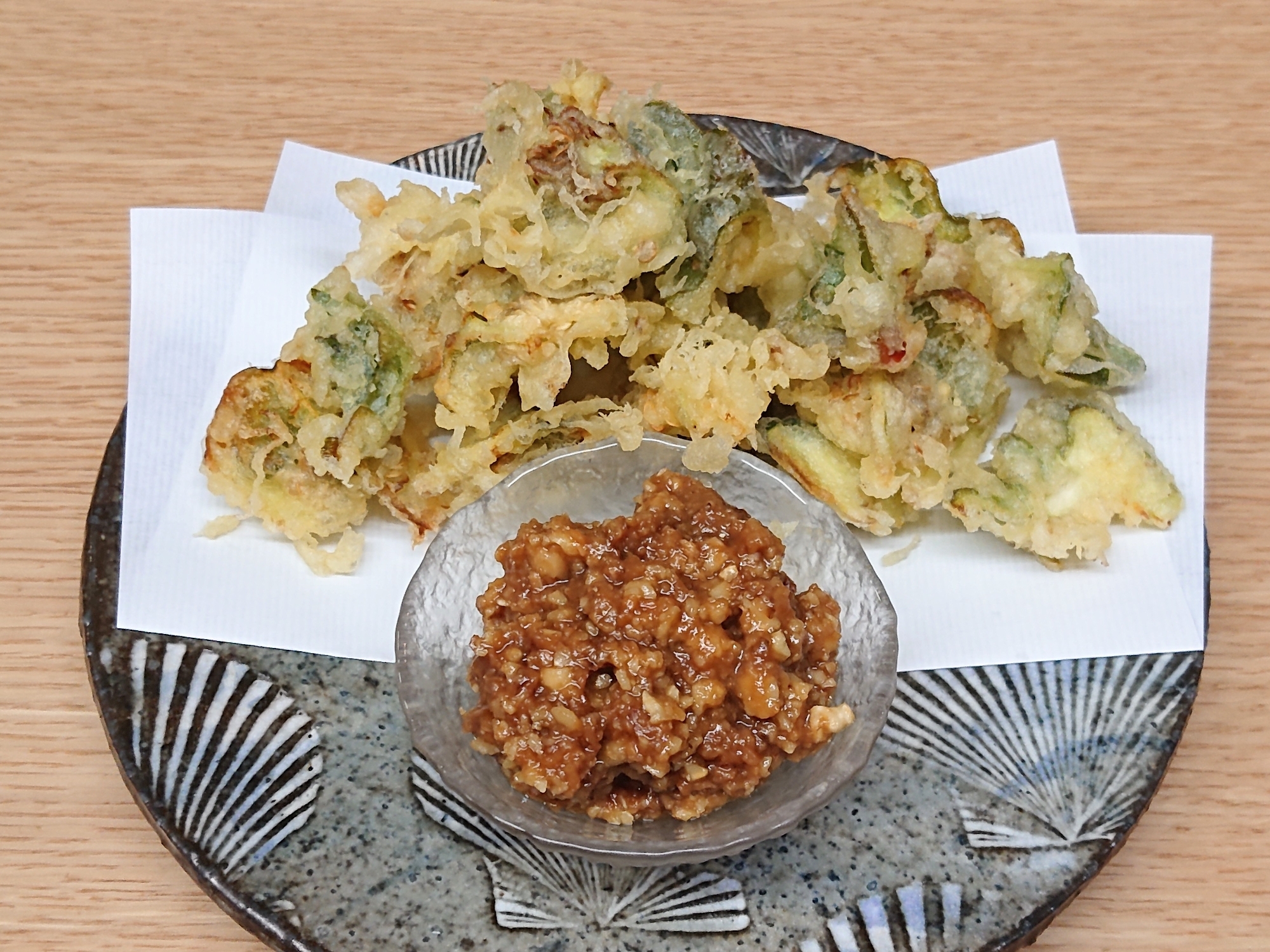 ～ピーマンのヘタと種の天ぷら～クルミ味噌