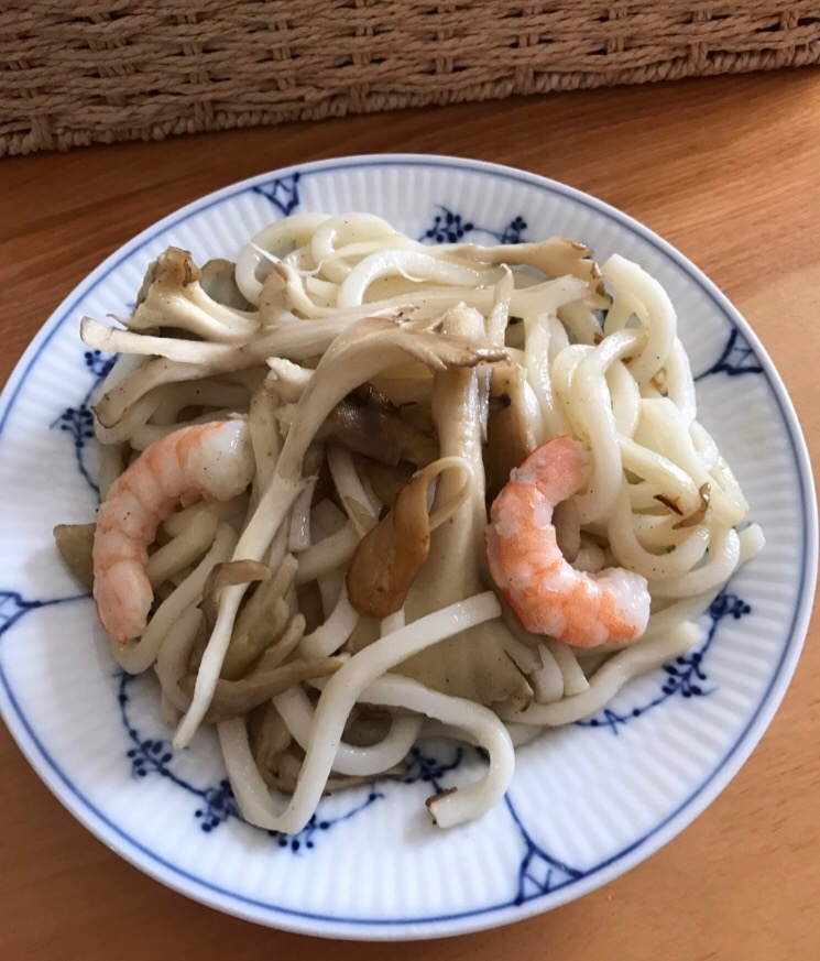 舞茸とむき海老の生姜焼きうどん